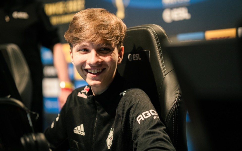 息的提前泄 息的提前泄